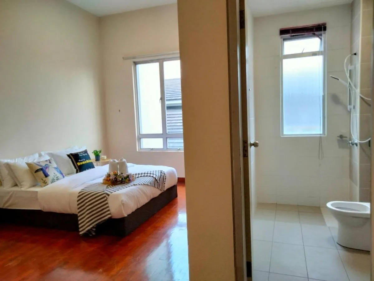 Holiday home Semi-D Salak South Garden, Sri Petaling Kl Villa Kuala Lumpur